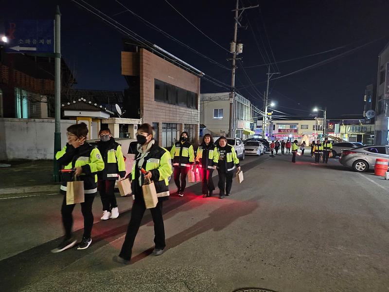 고령군, 수능 후 학교주변 청소년유해환경 개선 위해 민·관 합동 캠페인 실시 2