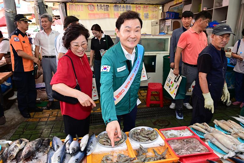 고령군, 추석맞이‘전통시장 및 상가 장보기’ 앞장 서 2